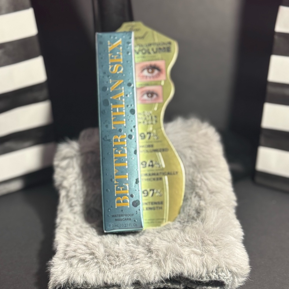 Too Faced • Water Proof Voluptuous Volume Mascara